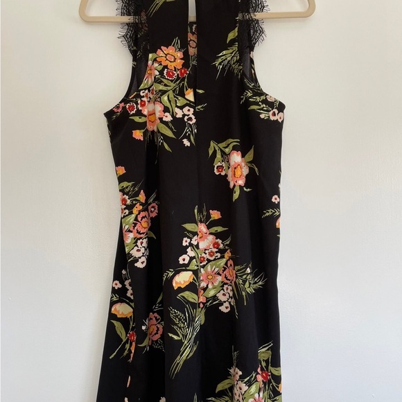 Leith Floral Dress - Picture 2 of 4